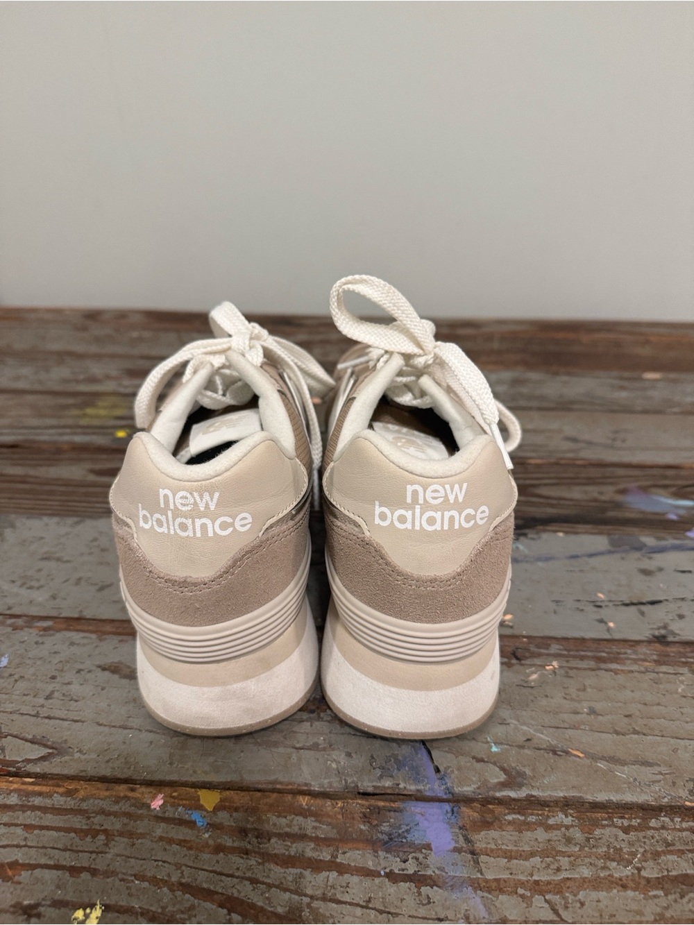 New Balance taupe & white sneakers - Picture 4 of 6